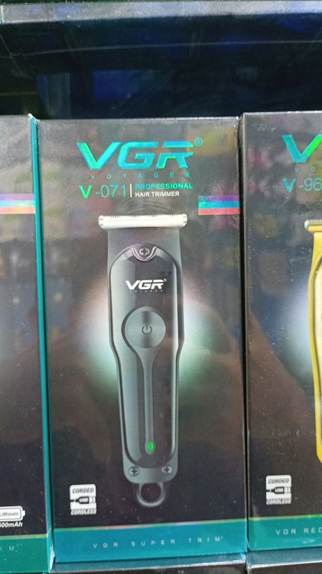 ماشین اصلاح وی جی ار مدل V 071