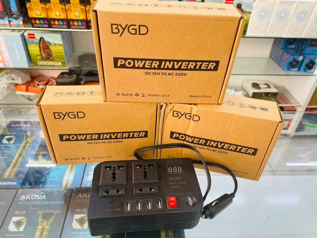 اینورتر فندکی ماشین مدل BYGD 300W ظرفیت ۳۰۰ وات