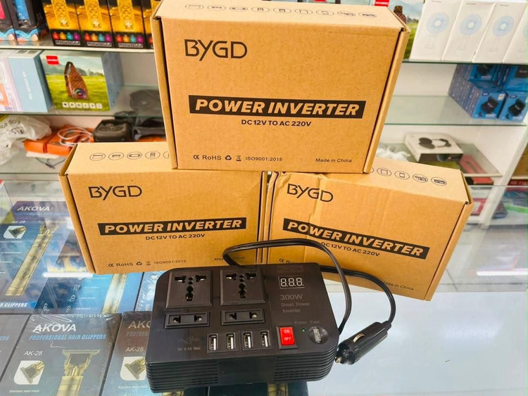 اینورتر فندکی ماشین مدل BYGD 300W ظرفیت ۳۰۰ وات