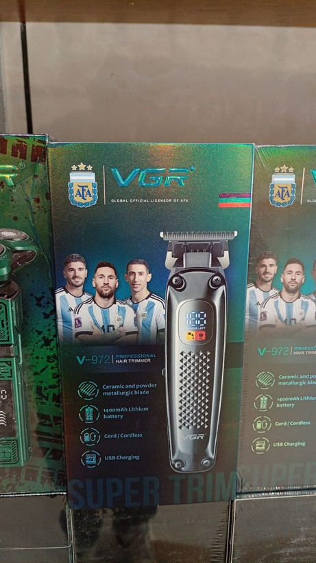 ماشین اصلاح وی جی آر مدل V-972 با تیغه استیل ضد زنگ و برش مستقیم